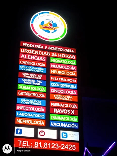 Tótem comercial en Monterrey - Ingenia Anuncios Luminosos